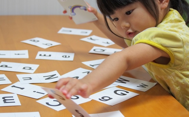 早期英語教育について・・・。凡人のウチの家庭にあてはまらないんじゃないかと思うので、気にしないことにした件。