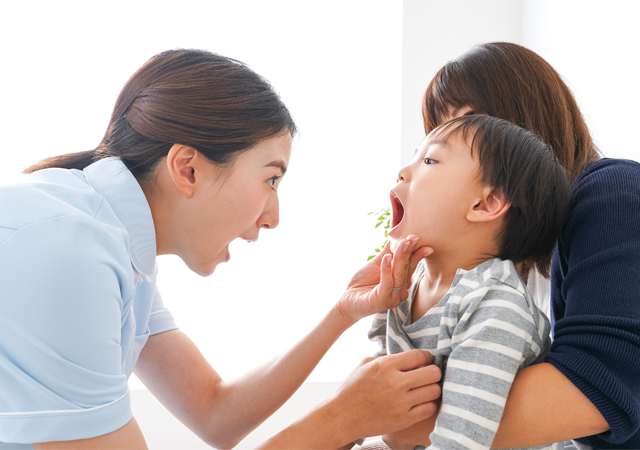 子どもが寝ている時にギリギリと歯ぎしり。そんなときはどうしたらいい？近藤先生に伺いました！